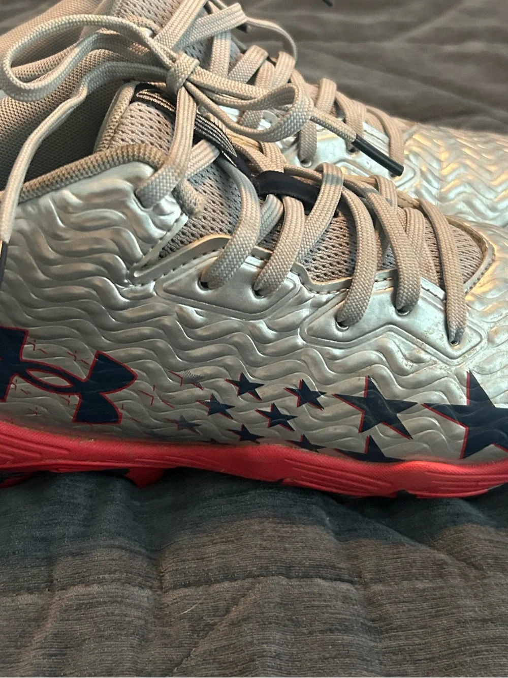 Under Armour Silver and Red Kids Sneakers with Wave-Texture